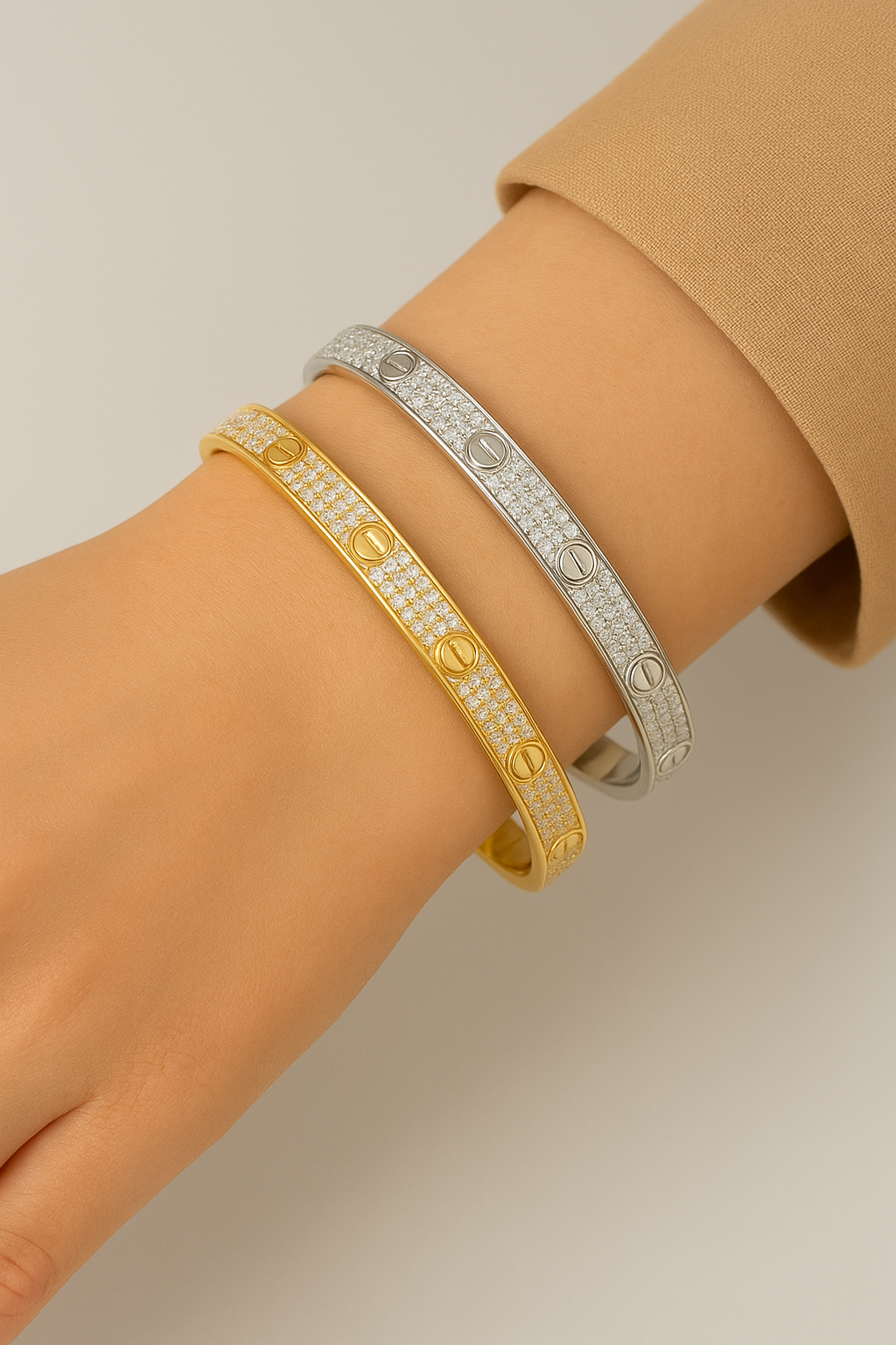 دستبند النگویی مدل لاو کارتیه نگین دار