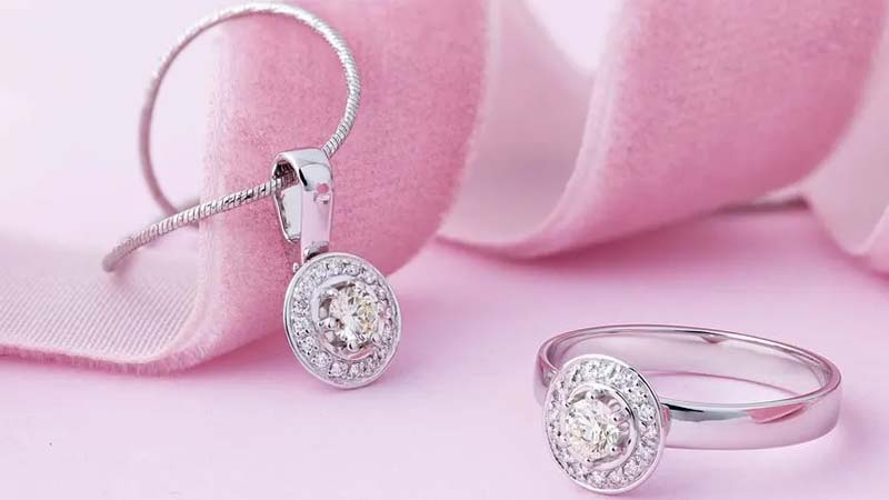 نقره یا طلا سفید؟ کدام برای شما بهتر است؟